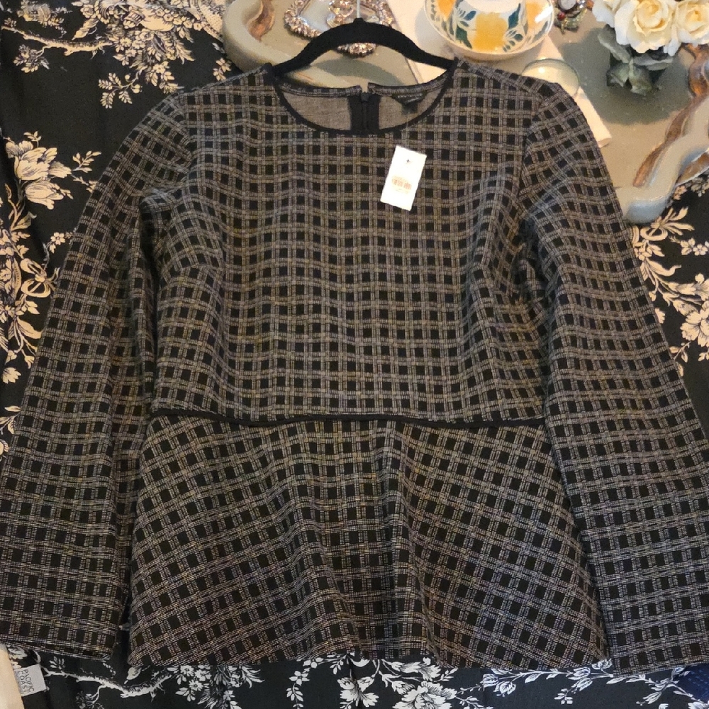 Ann Taylor Black and Gray Geometric Top W Peplum Nwt